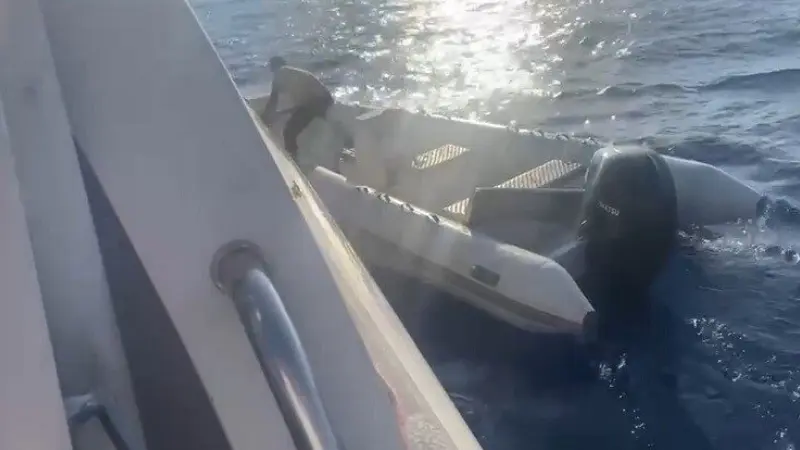 Muğla'nın Bodrum açıklarında Sahil Güvenlik ekipleri, iki ayrı operasyonda 9'u