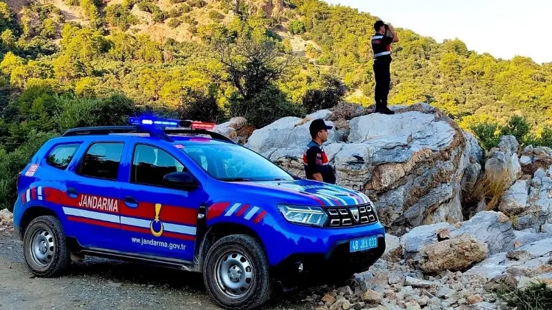 Köyceğiz İlçe Jandarma Komutanlığı, orman yangınlarını önlemek amacıyla ormanlık alanlarda