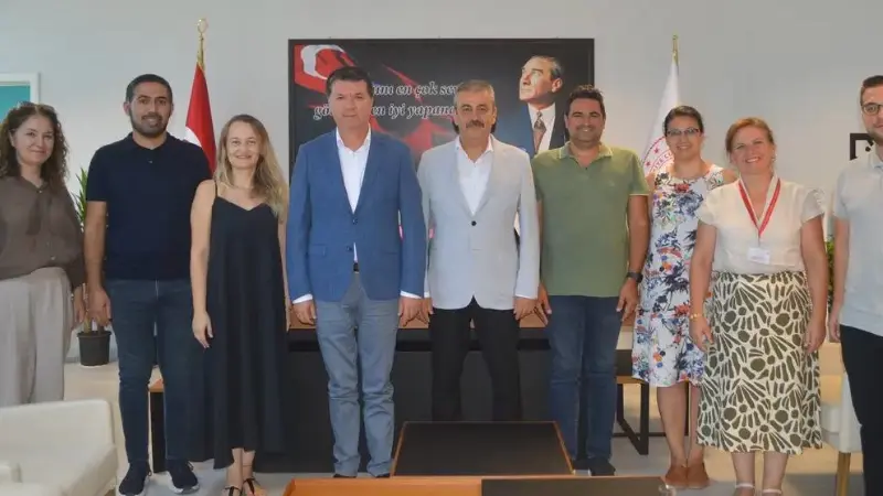 Muğla Eczacı Odası Başkanı Ecz. Saim Korkmaz ve yönetim kurulu