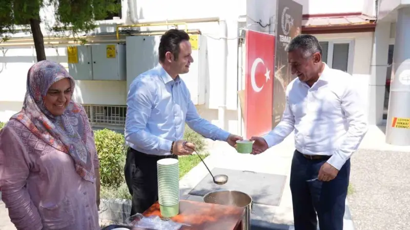Muğla İl Millî Eğitim Müdürlüğü tarafından düzenlenen geleneksel aşure hayrında,