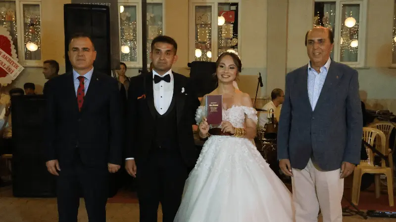 Pençe-Kilit Gazisi Üsteğmen Mutlu Duran’ın düğün törenine katılan Muğla Valisi