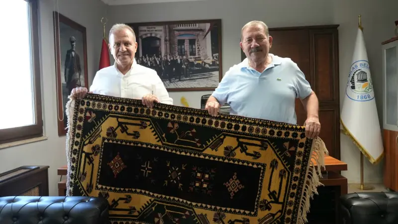 Mersin Büyükşehir Belediye Başkanı ve TBB Başkan Vekili Vahap Seçer,