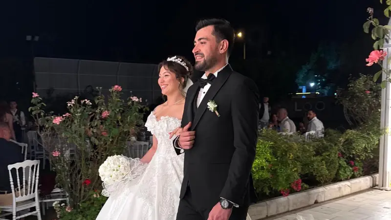  Muğla’nın tanınan iş insanı Ertan Sarıbaş’ın kızı Naz Sarıbaş, Sarper