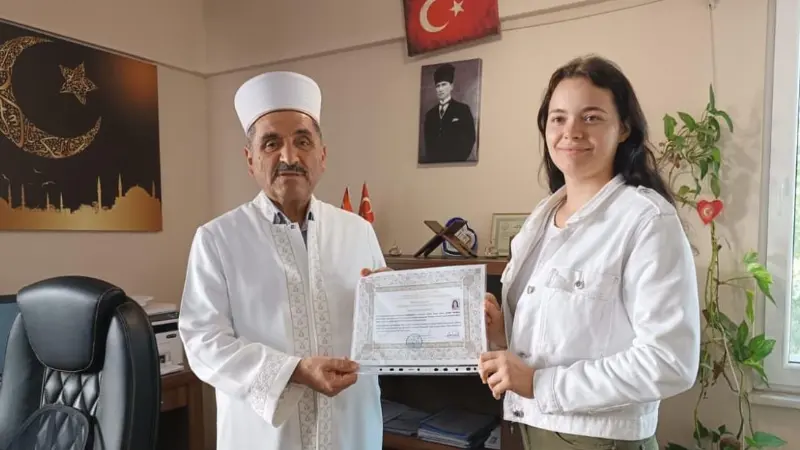 Muğla’nın Ortaca ilçesinde 23 yaşındaki Ukraynalı Vladlena, İlçe Müftülüğü’nde düzenlenen