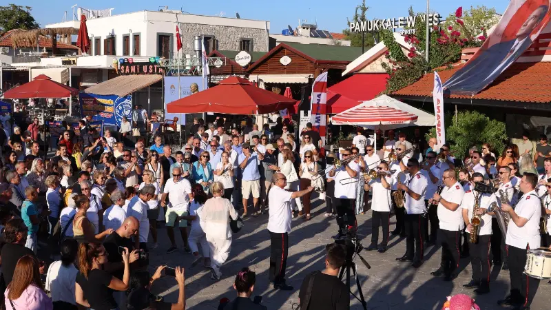 Sıcak havaların devam ettiği Marmaris’te lezzet dolu bir festival başladı.