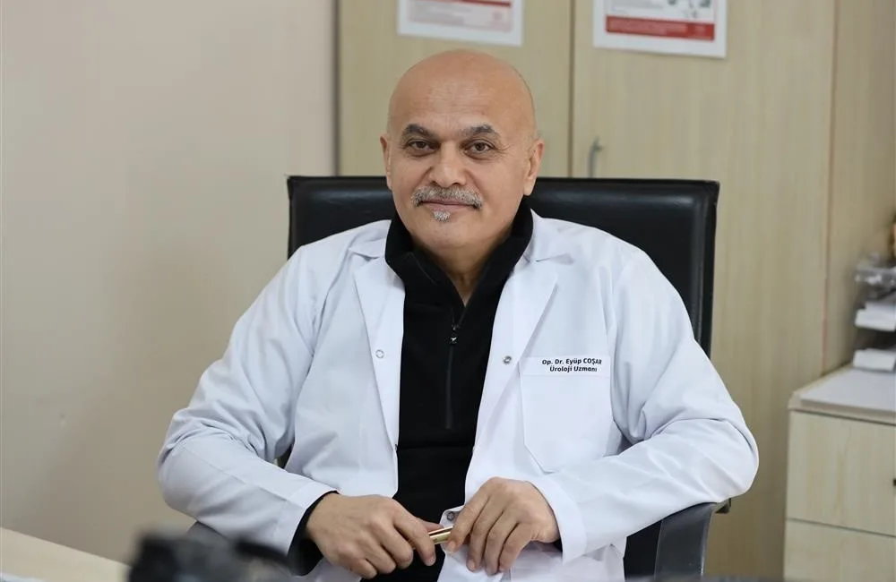 Sivas Devlet Hastanesi Üroloji Uzmanı Dr. Eyüp Coşar, 45 yaş