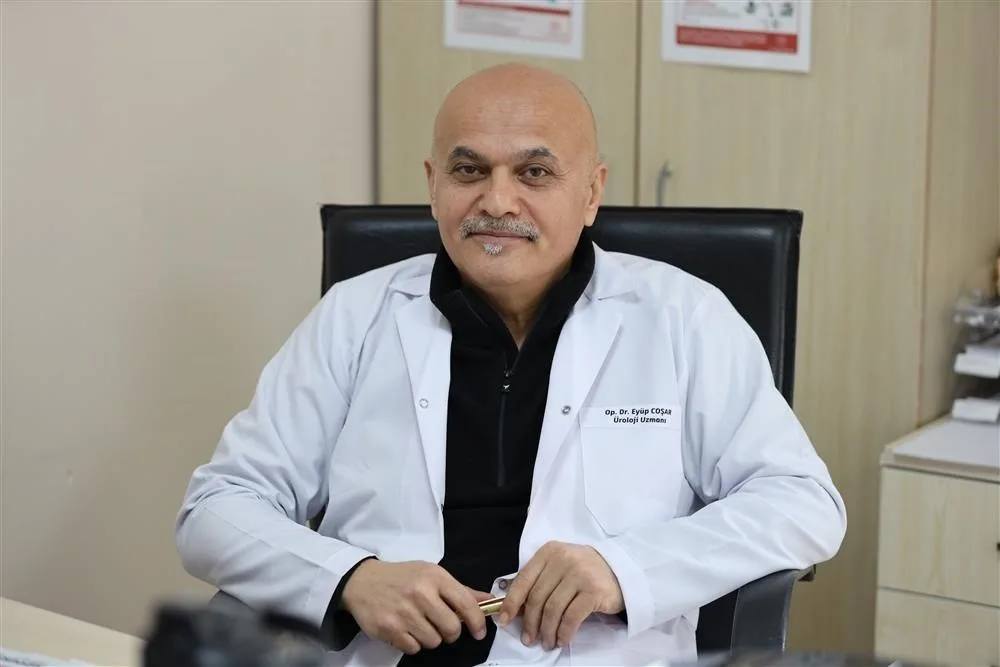 Sivas Devlet Hastanesi Üroloji Uzmanı Dr. Eyüp Coşar, 45 yaş