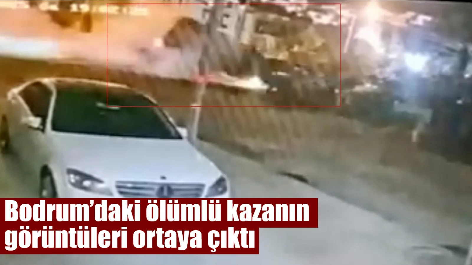 Bodrum'da bir kamyonetin park halindeki araca çarparak takla attığı ve