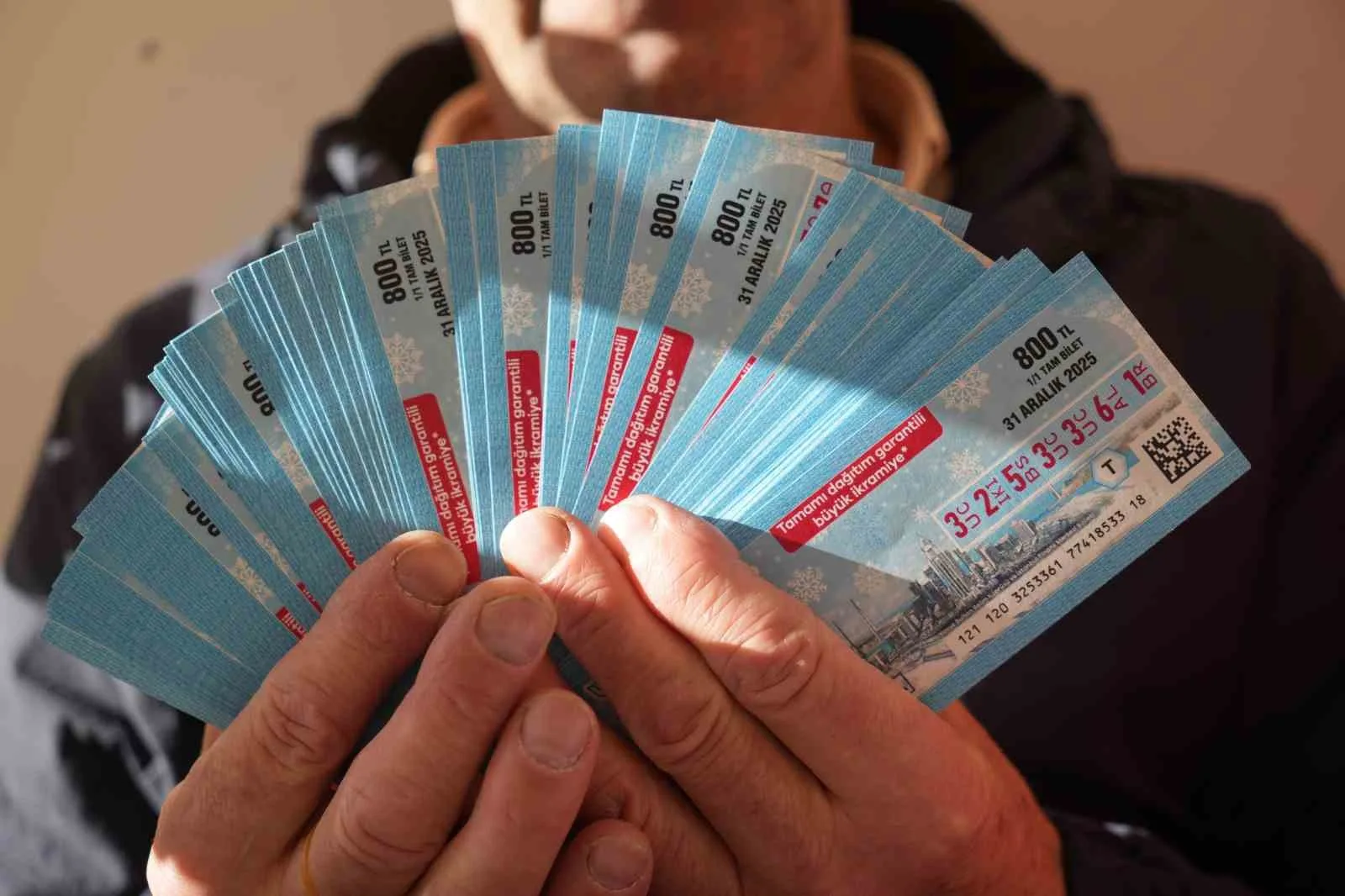 Psikiyatri Uzmanı Dr. Akif Taşdemir, yılbaşı ikramiyesi beklentisiyle satın alınan