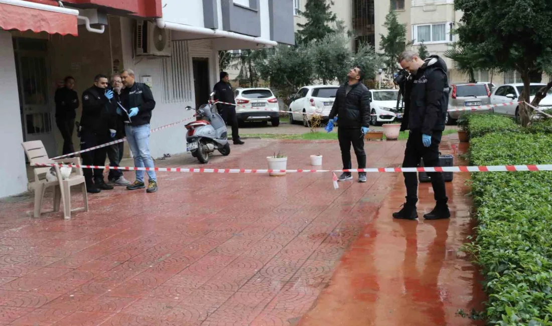 Antalya'nın Kepez ilçesinde 5 yaşındaki oğlunun 8'inci kattan düşerek hayatını