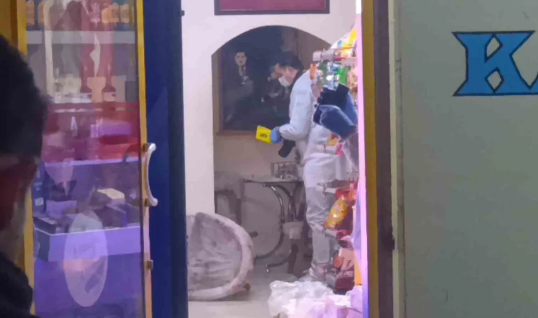 Antalya'nın Manavgat ilçesinde, Ömer Y. isimli market sahibi, tartıştığı Abdulkadir