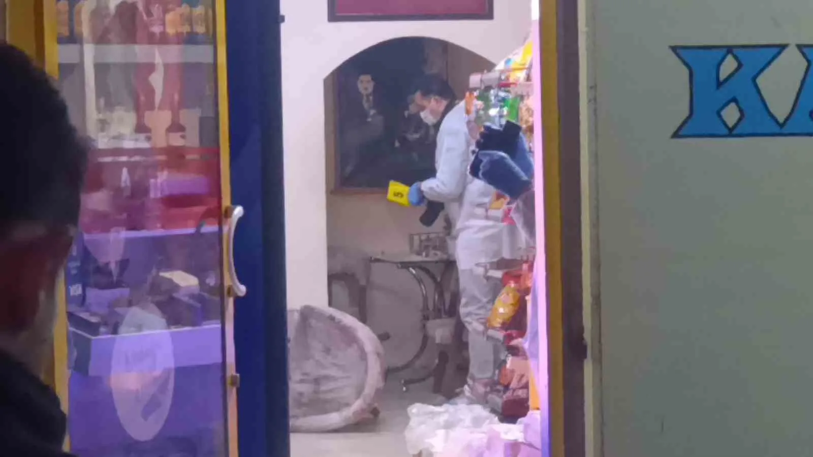 Antalya'nın Manavgat ilçesinde, Ömer Y. isimli market sahibi, tartıştığı Abdulkadir