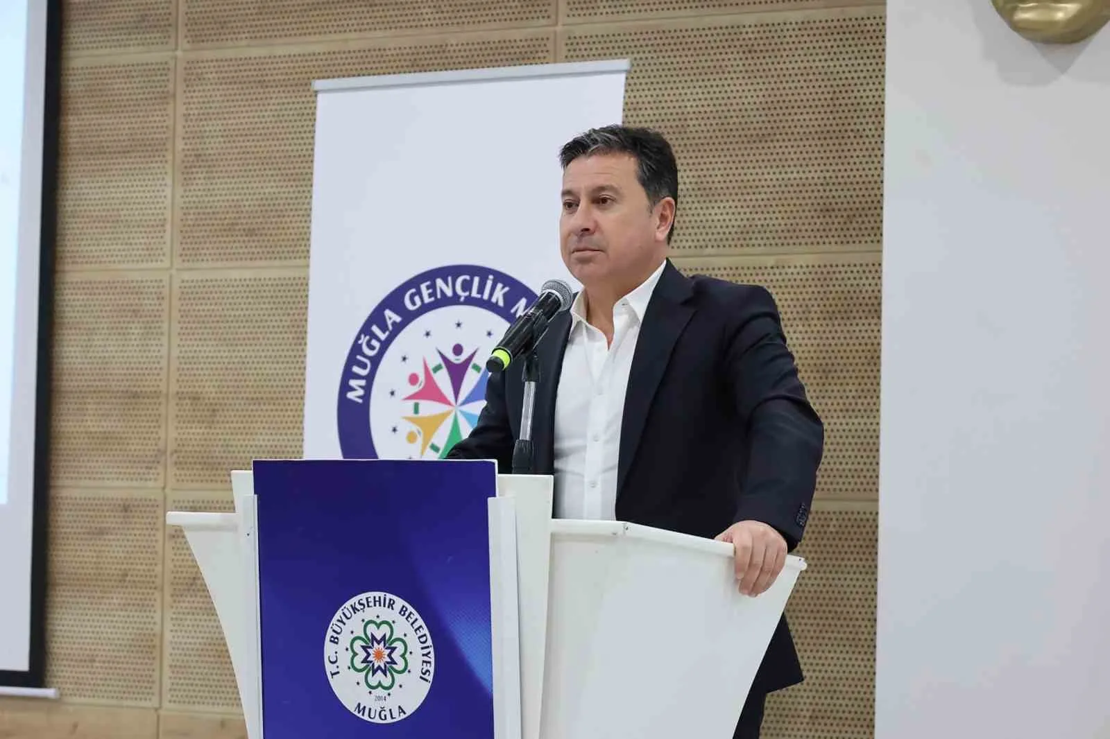 Muğla Sıtkı Koçman Üniversitesi'nde gerçekleştirilen Öğrenci Topluluk Buluşması'na katılan Muğla