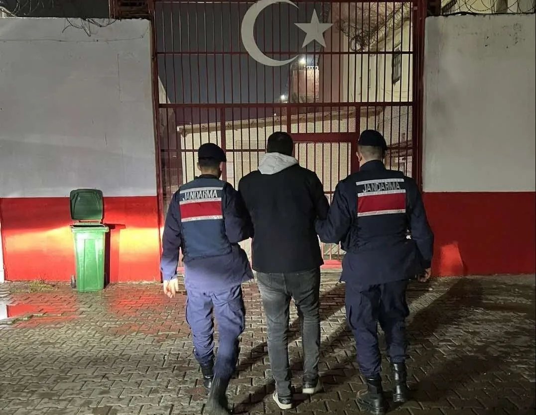 Aydın’ın Efeler ilçesinde define aramak için girdikleri kaçak kazı tünelinde