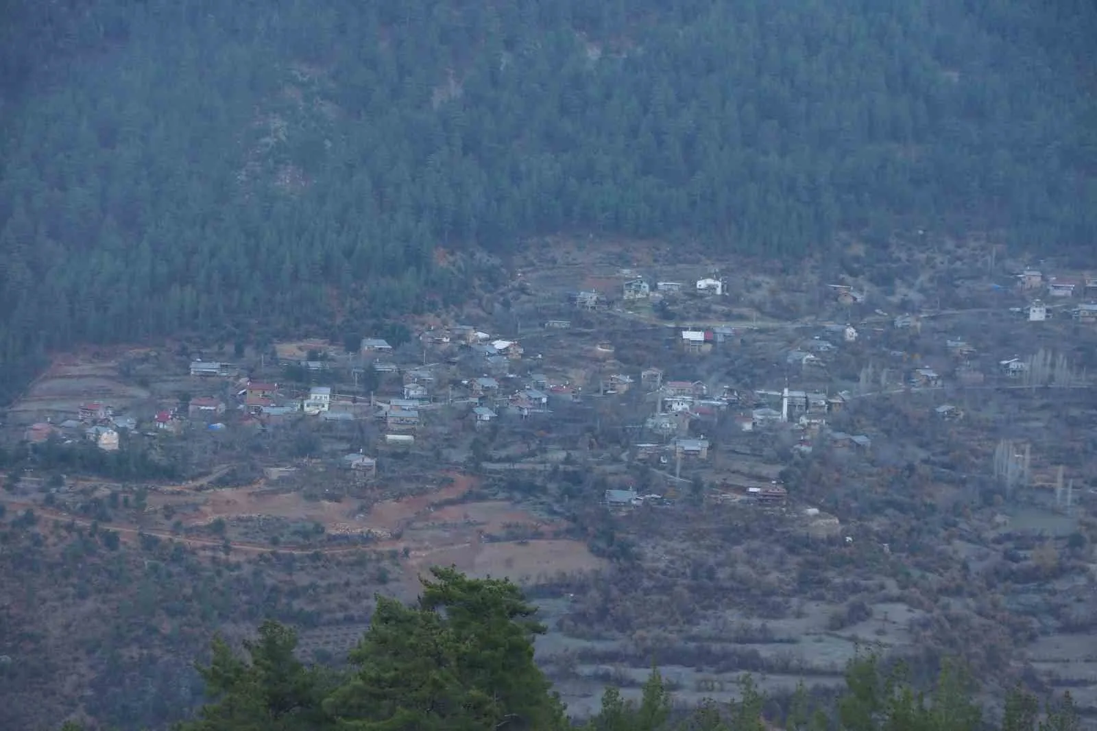 Karaman’ın Sarıveliler ilçesine bağlı Daran köyü, çevresini saran yüksek dağlar