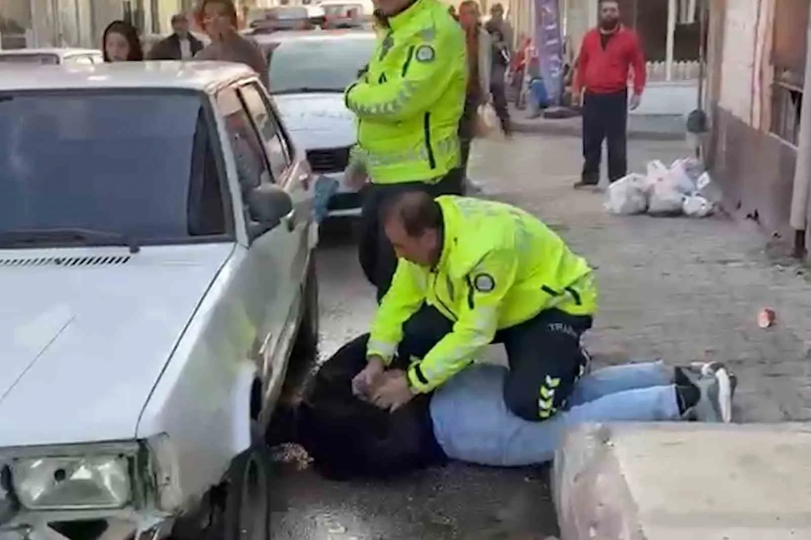 Kırıkkale’de drift atarak polisin "dur" ihtarına uymayan ehliyetsiz genç sürücü,