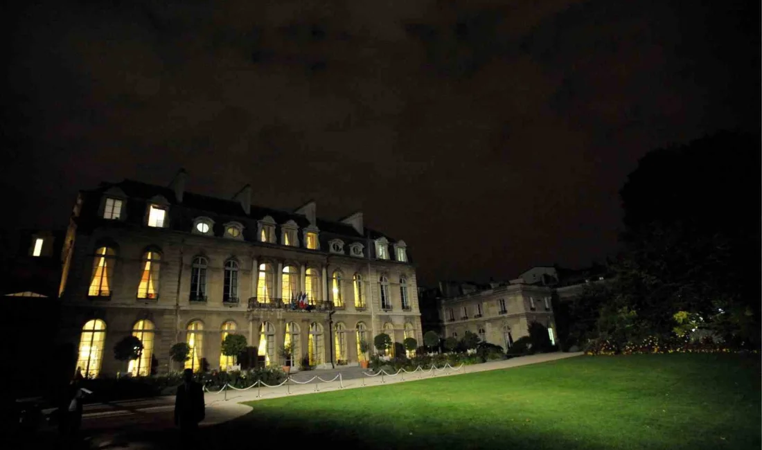 Fransa'nın Elysee Sarayı'nda, resmi davetlerde kullanılan porselen eşyaların çalınması nedeniyle