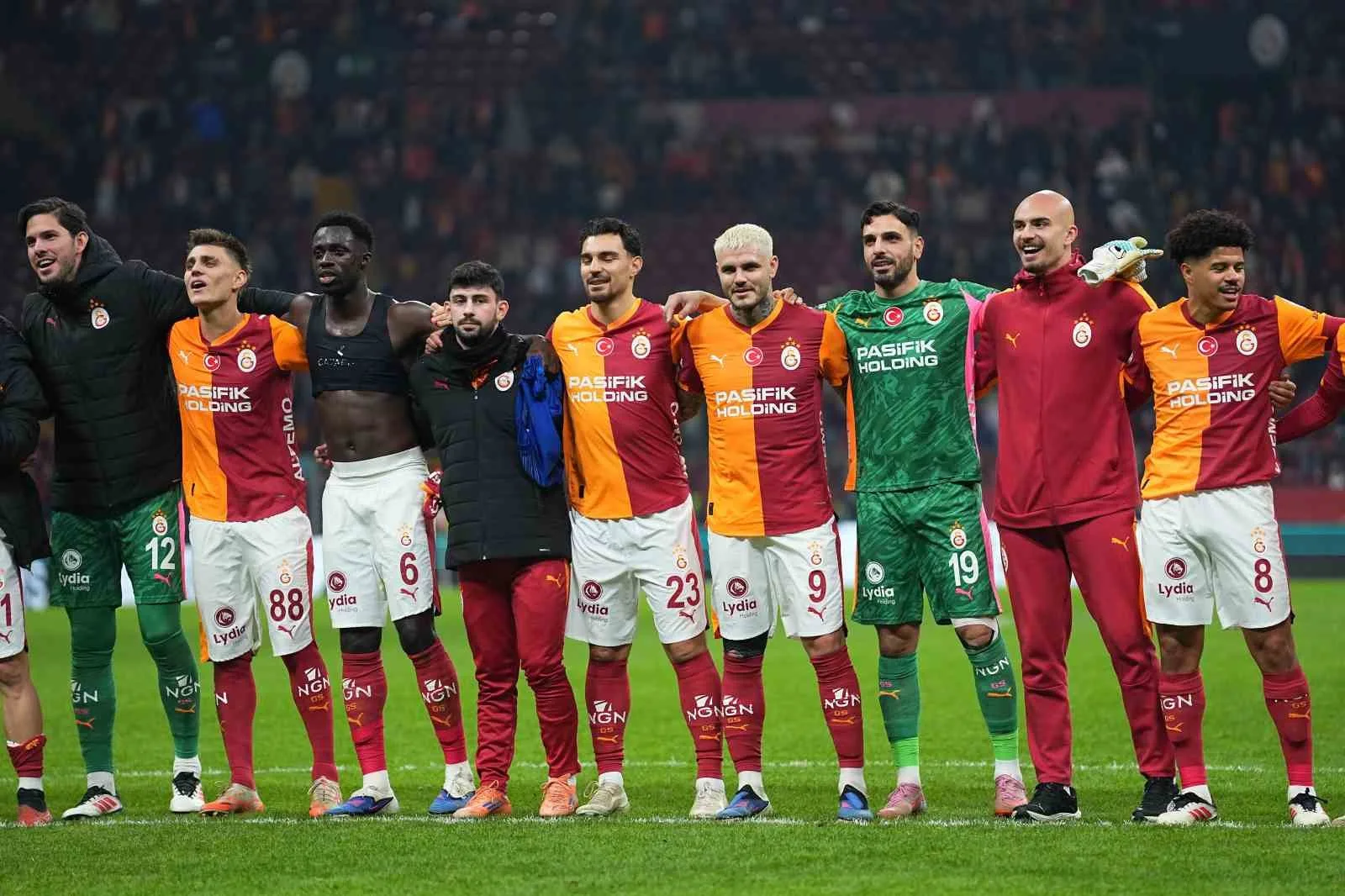 Galatasaray, Trendyol Süper Lig’in ilk yarısını 42 puanla lider olarak
