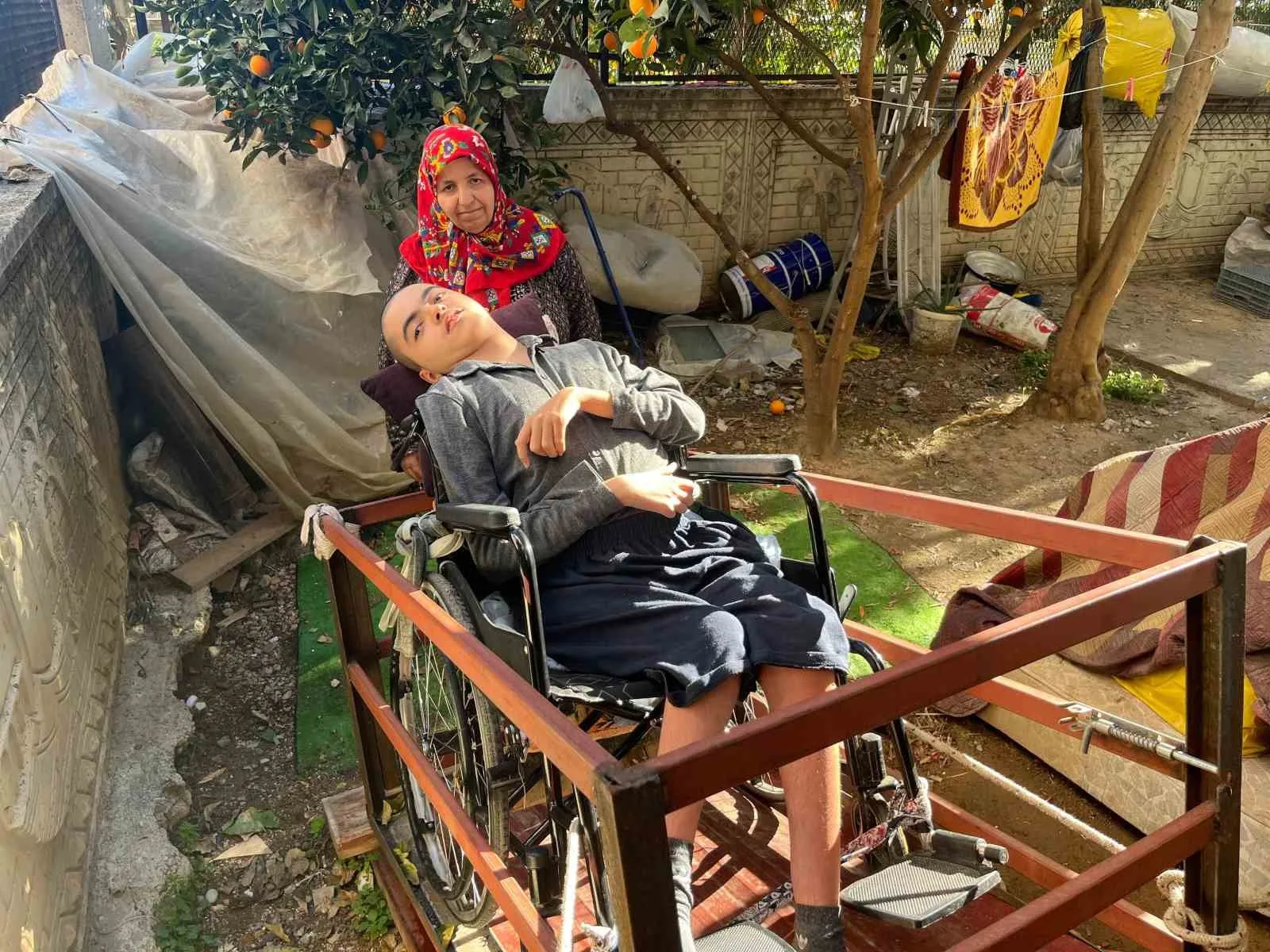 Alanya'da engelli Tunahan Kaplan için yapılan haber sonrası, hayırseverler aileye