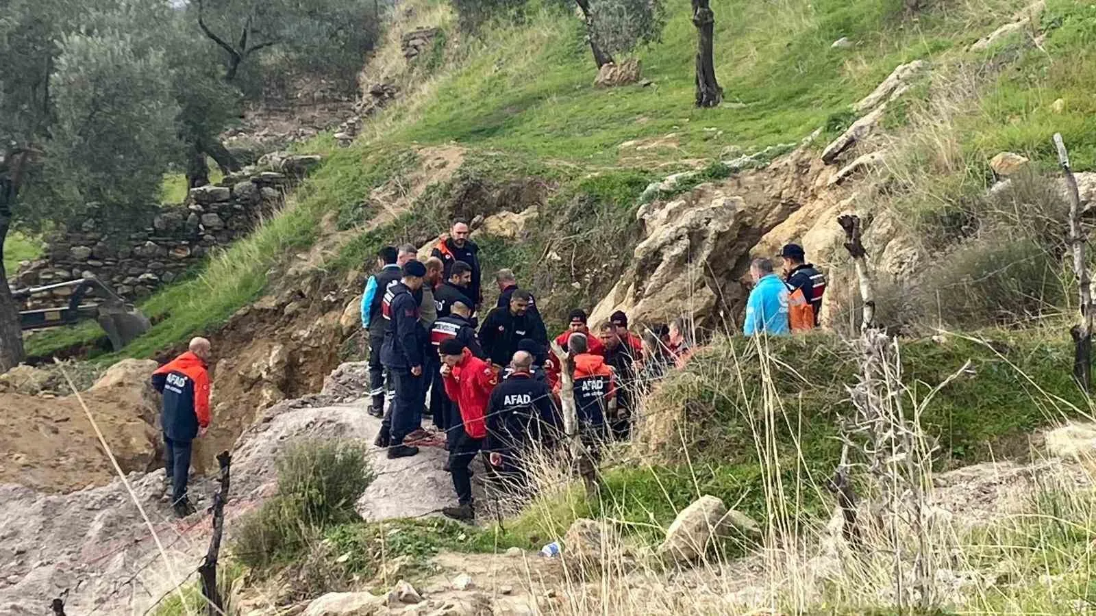 Aydın’ın Efeler ilçesinde define aramak amacıyla kazdığı tünelde mahsur kalan