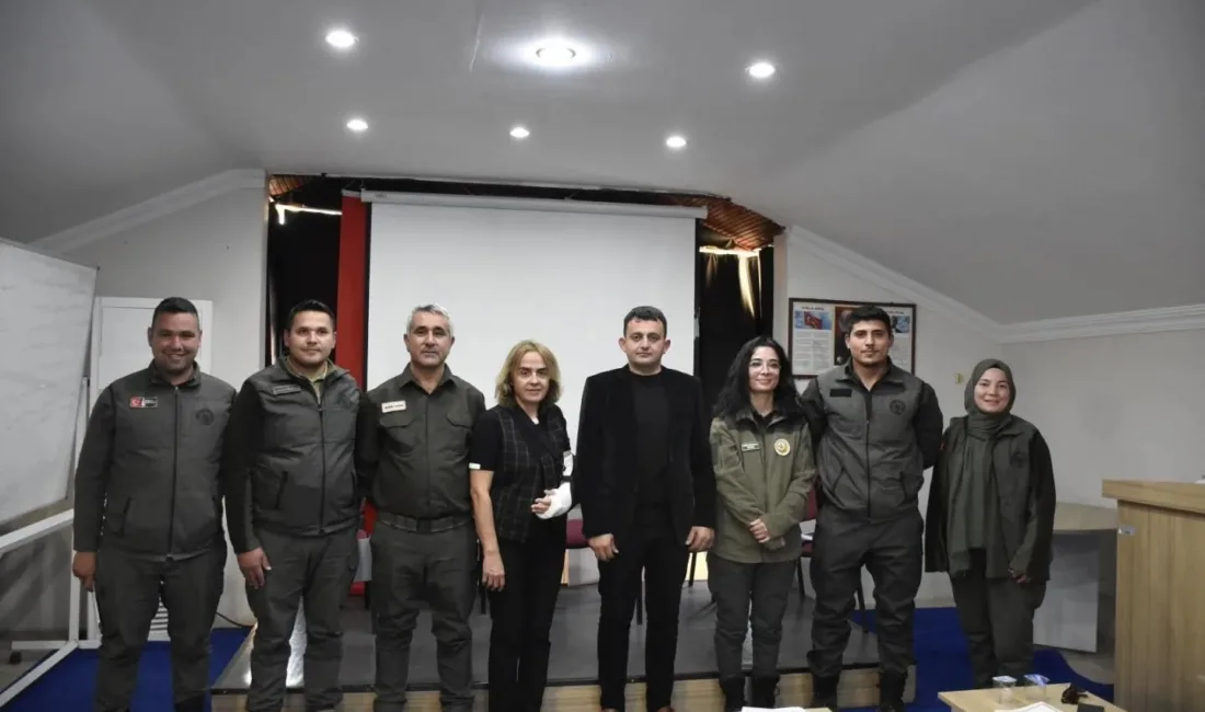 Köyceğiz Meslek Yüksekokulu’nda düzenlenen "Bir Ormancının Günlüğü" etkinliğinde, tecrübeli orman