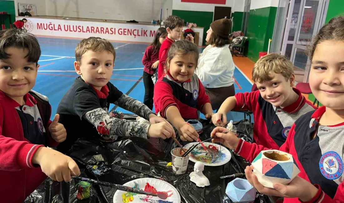 Menteşe Uluslararası Gençlik Merkezi'nin "Okullar Merkezimizde" projesi kapsamında düzenlenen etkinlikte,