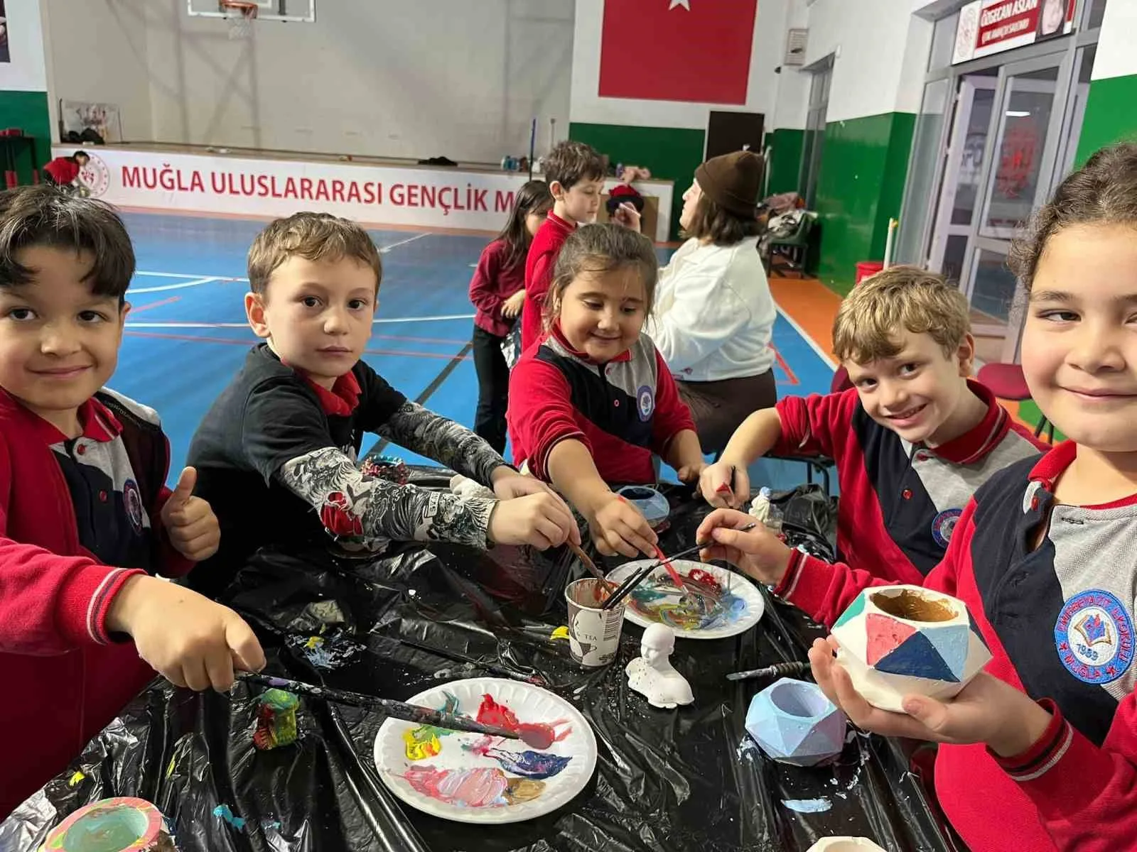 Menteşe Uluslararası Gençlik Merkezi'nin "Okullar Merkezimizde" projesi kapsamında düzenlenen etkinlikte,