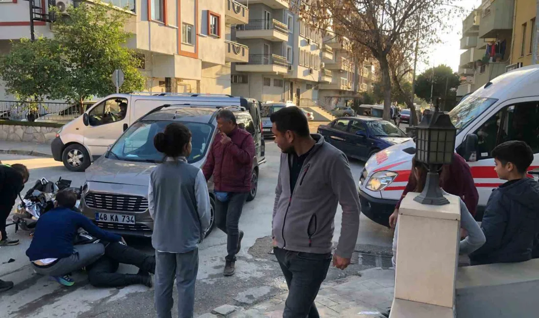 Muğla'nın Milas ilçesinde, bir motosiklet ile ticari araç kavşakta çarpıştı.