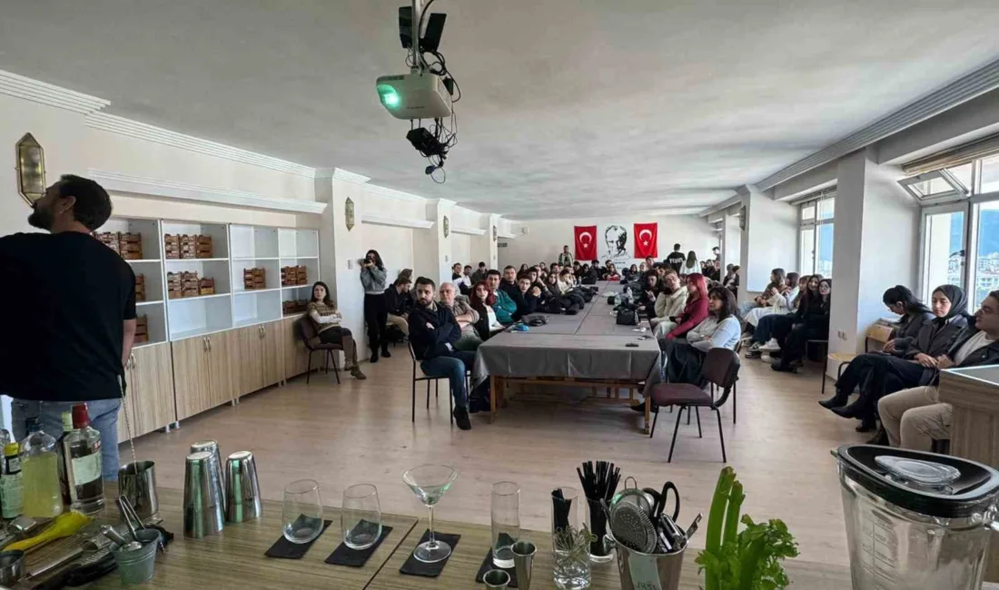 Muğla Sıtkı Koçman Üniversitesi Muğla Meslek Yüksekokulu’nda düzenlenen uygulamalı içecek