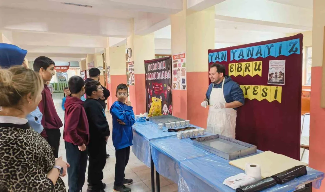 Menteşe Uluslararası Gençlik Merkezi tarafından düzenlenen ebru atölyesinde, Şehit Jandarma