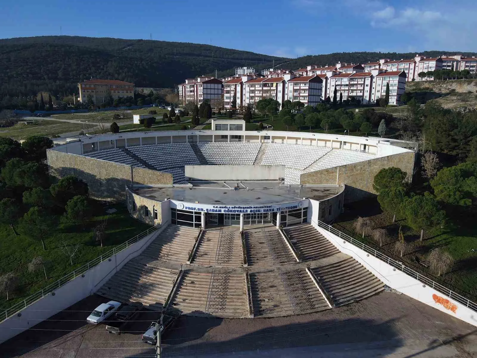 Muğla Büyükşehir Belediyesi, Prof. Dr. Şadan Gökovalı Açık Hava Tiyatrosu'nu