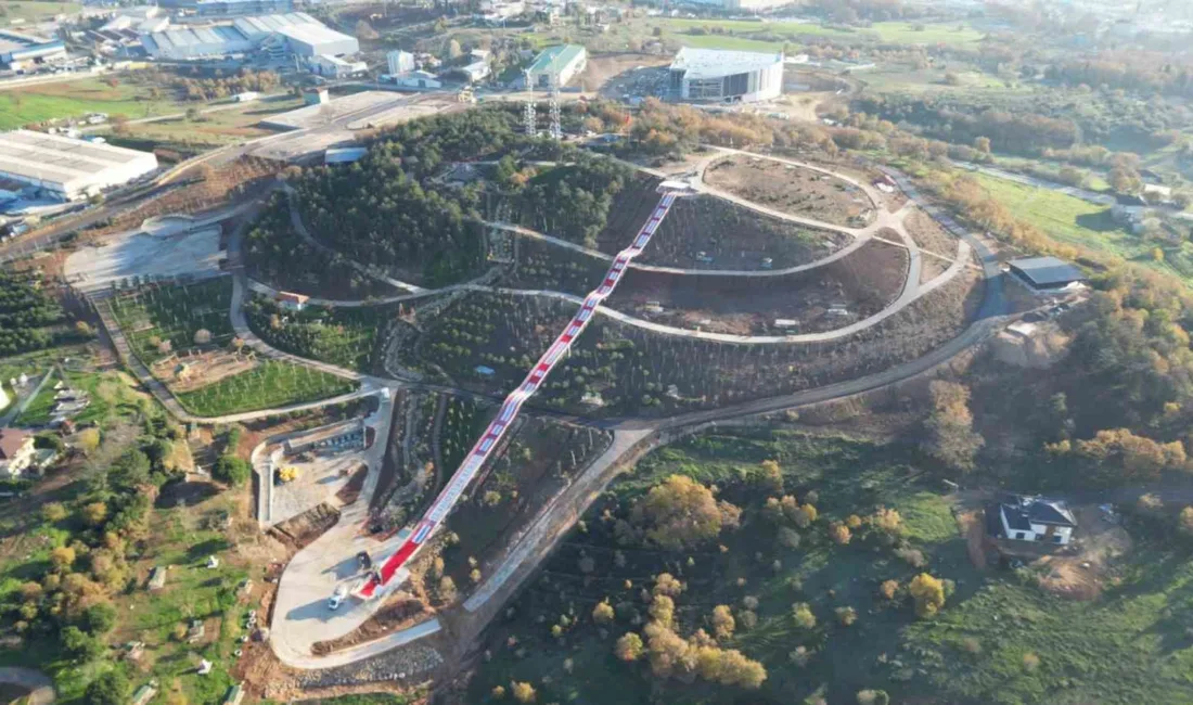 Kocaeli’nin Gebze ilçesinde, 207 metre uzunluğundaki dev kaydırakla Türkiye’de bir