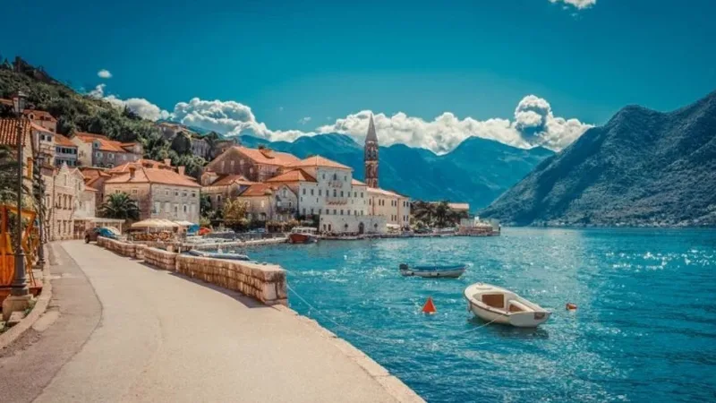 Karadağ, geçici olarak askıya aldığı Türk vatandaşlarına yönelik vizesiz seyahat