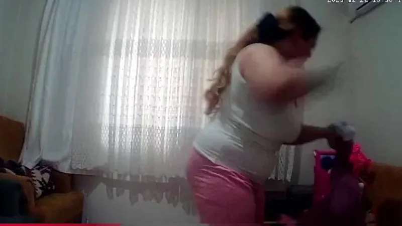 Antalya’da bir yaşındaki kız bebeğinin annesi tarafından şiddete uğradığından şüphelenen