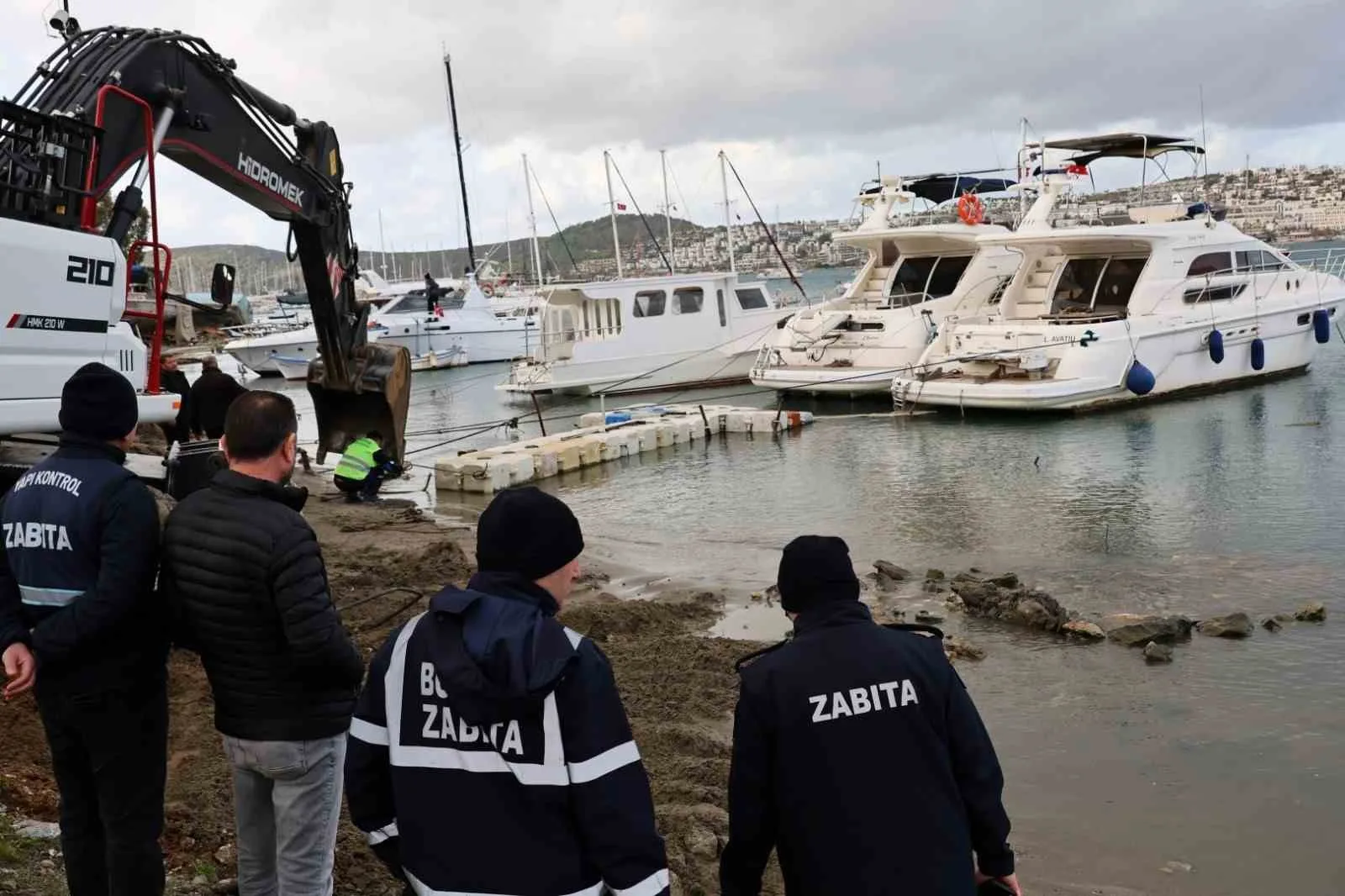 Bodrum'da kamu kurumları iş birliğiyle Gümbet Dolgu Alanı'ndaki atıl tekneler