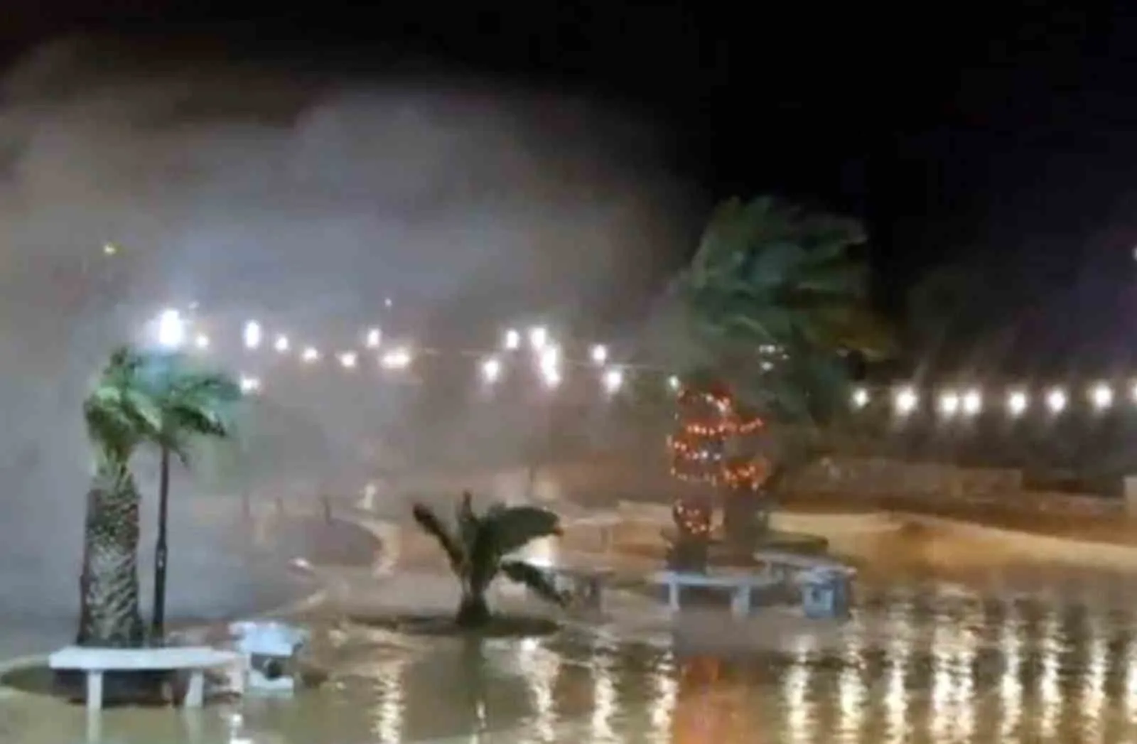 Meteoroloji Genel Müdürlüğü'nün kuvvetli fırtına uyarısının ardından Datça'da etkili olan