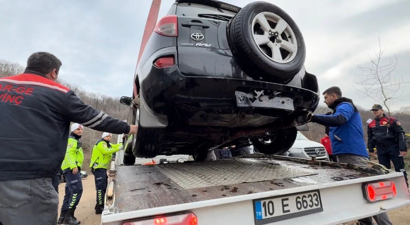 Balıkesir’de göletten çıkarılan Elif Kumal’a ait araçta yapılan incelemelerde, aracın