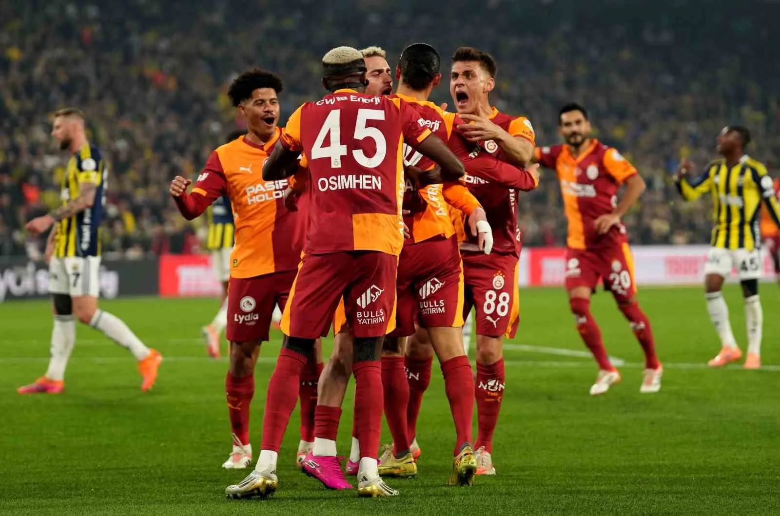 Galatasaray, Atatürk Olimpiyat Stadyumu’nda oynanacak Süper Kupa finalinde Fenerbahçe’yi yenerek