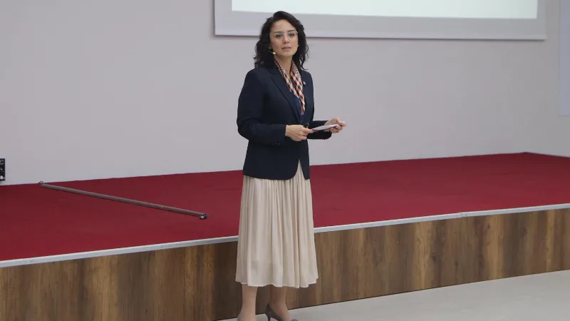 Menteşe Belediye Başkanı Gonca Köksal Aras, Kent Meydanı’nda sosyal ve