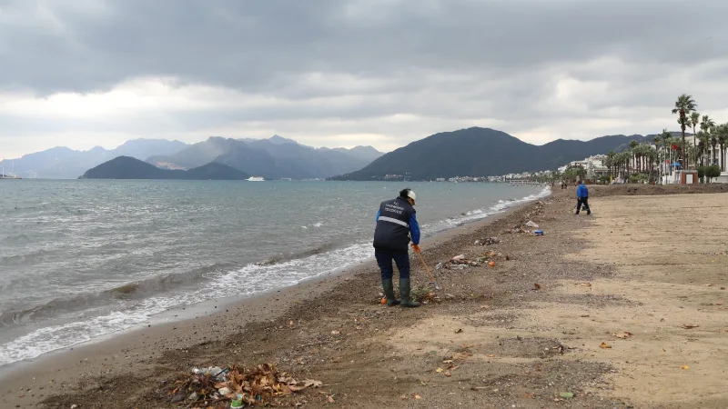 Marmaris Belediyesi, İçmeler Mahallesi’nde kapsamlı bir temizlik çalışması gerçekleştirdi. Temizlik