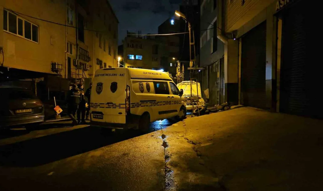 Kağıthane’de soğuktan korunmak amacıyla tamir bekleyen bir otomobile giren evsiz