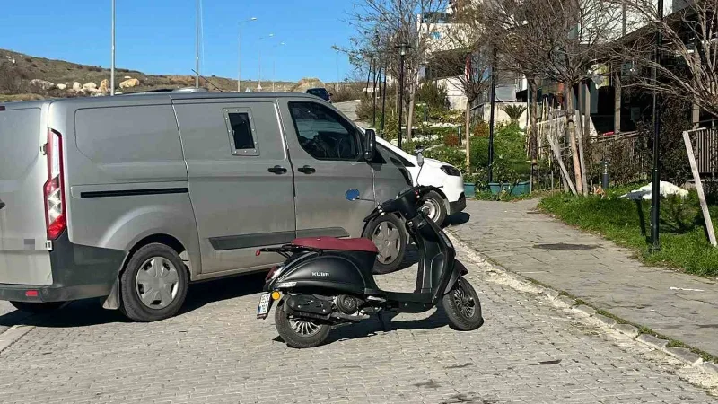 İzmir’in Karabağlar ilçesinde bir para nakil aracının önünü kesen silahlı