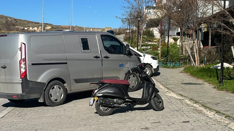 İzmir’in Karabağlar ilçesinde banka nakil aracını hedef alan silahlı soygunla