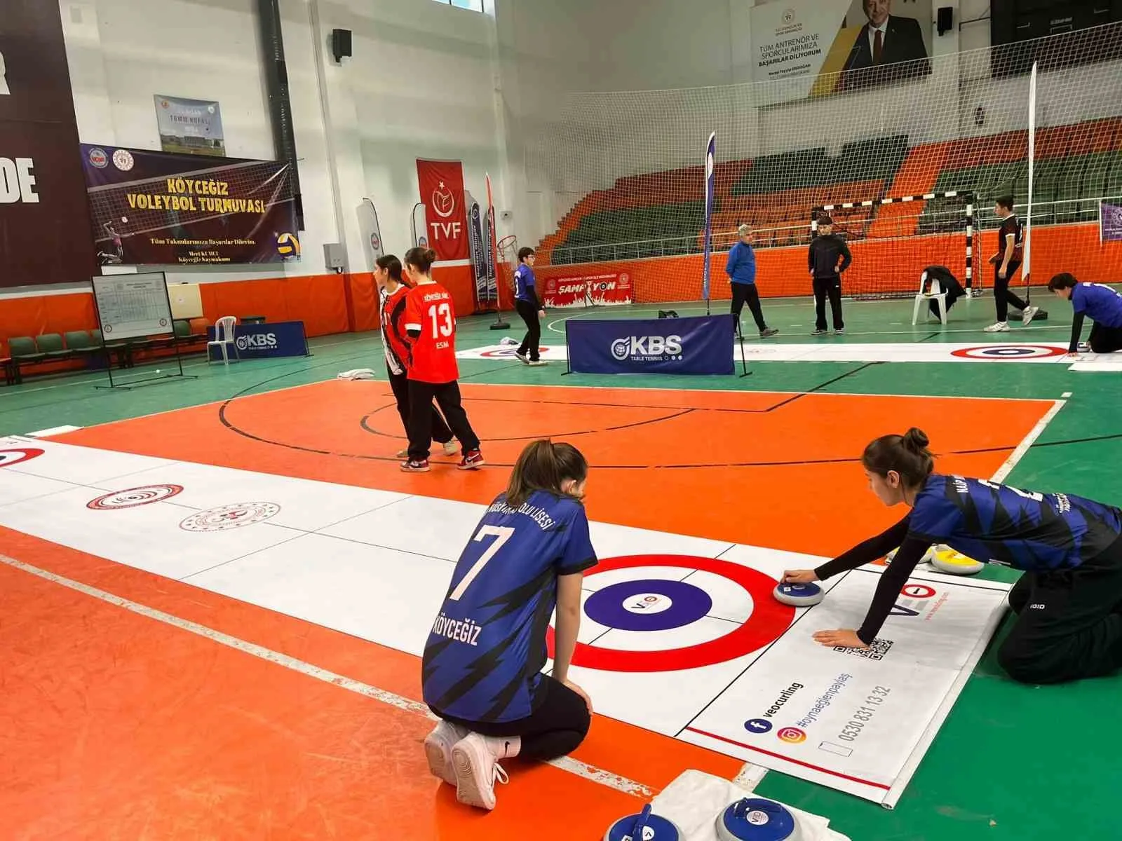 Muğla'nın Köyceğiz ilçesinde düzenlenen Okul Sporları Floor Curling İl Birinciliği'nde
