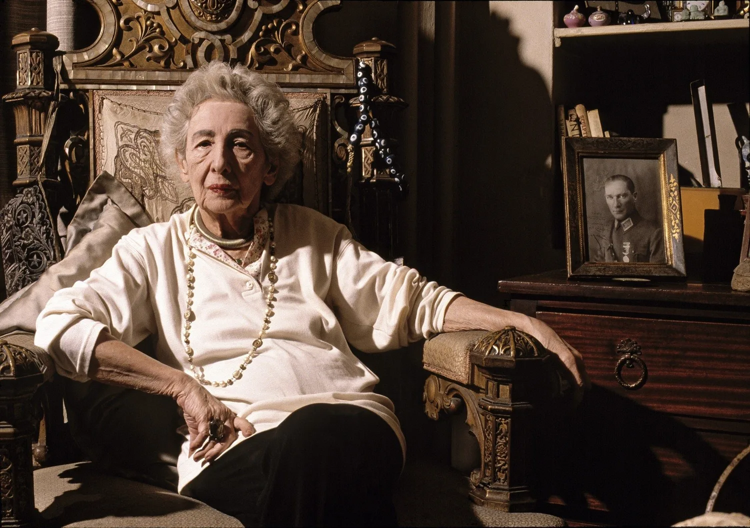 Eczacıbaşı Fotoğrafçılar Dizisi’nin 16. kitabı olan ve belgesel fotoğrafçılığın önemli