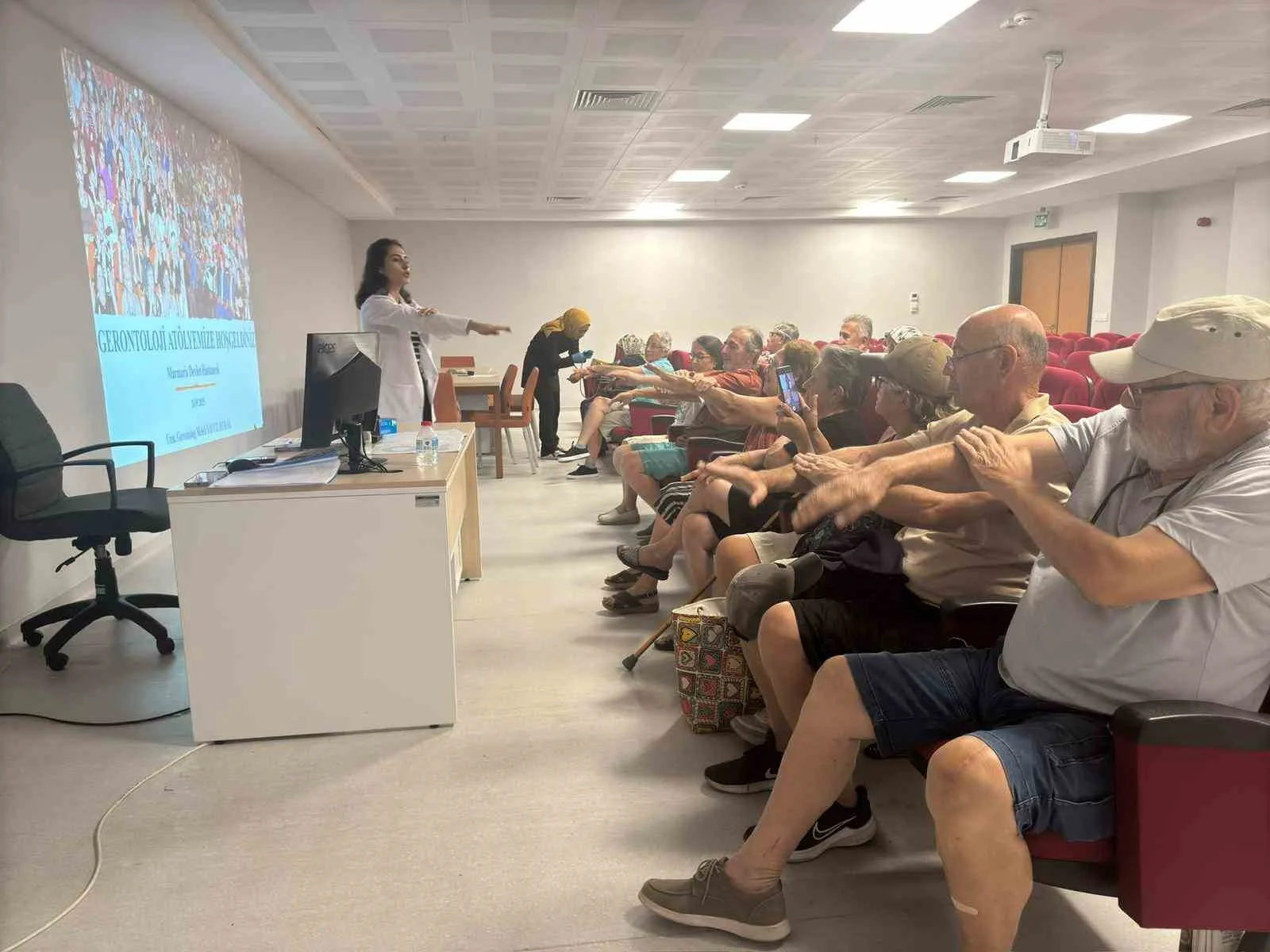Marmaris Devlet Hastanesi bünyesinde hayata geçirilen Gerontoloji Atölyesi ile yaşlı