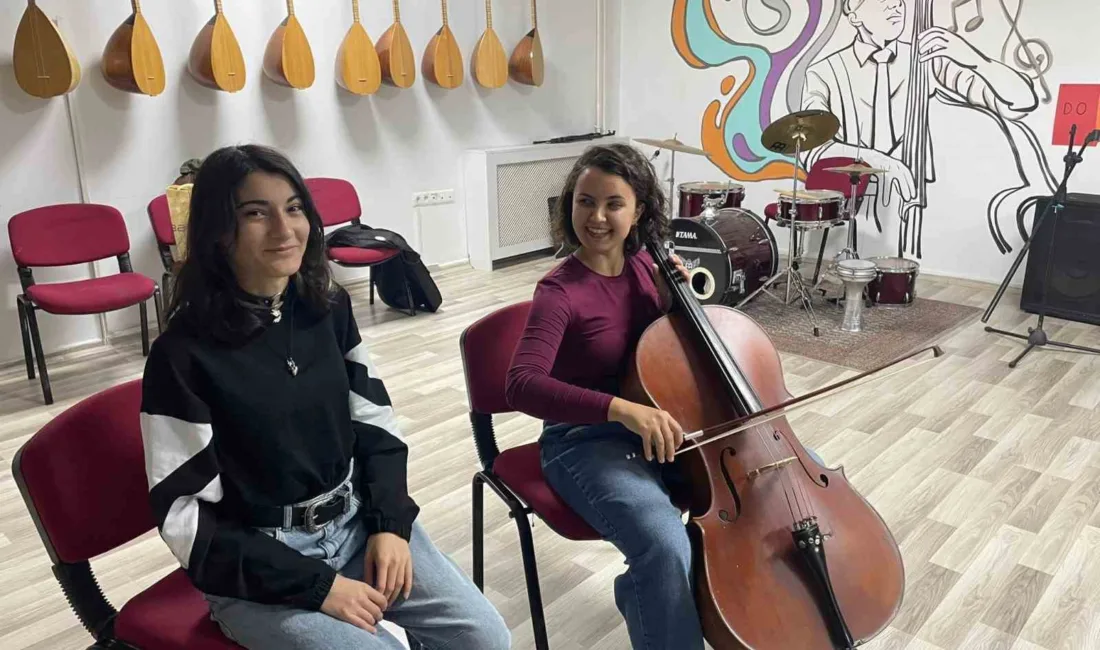 Muğla’nın Menteşe ilçesindeki Uluslararası Gençlik Merkezi, uzman eğitmenler eşliğinde sunduğu