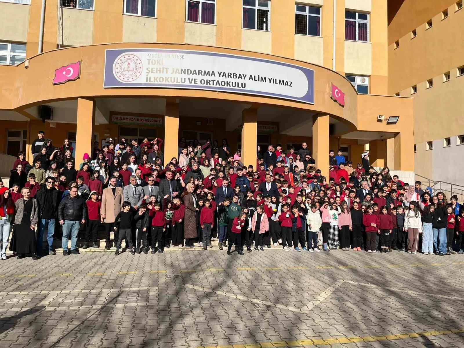 Menteşe Uluslararası Gençlik Merkezi gönüllüleri, eğitim döneminin sona ermesiyle TOKİ