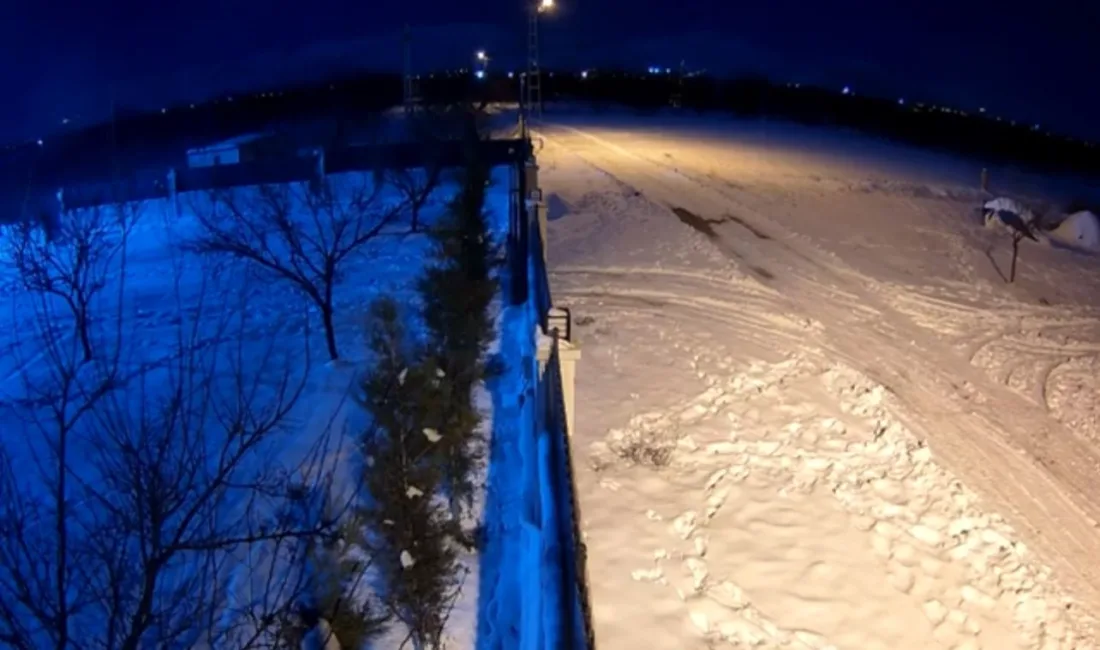 Malatya'nın Akçadağ ilçesinde saat 23.22 sıralarında atmosfere giren ve geceyi