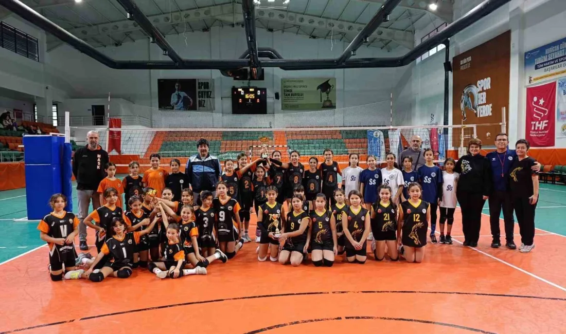Köyceğiz Akademi Spor Kulübü ev sahipliğinde düzenlenen mini voleybol dostluk